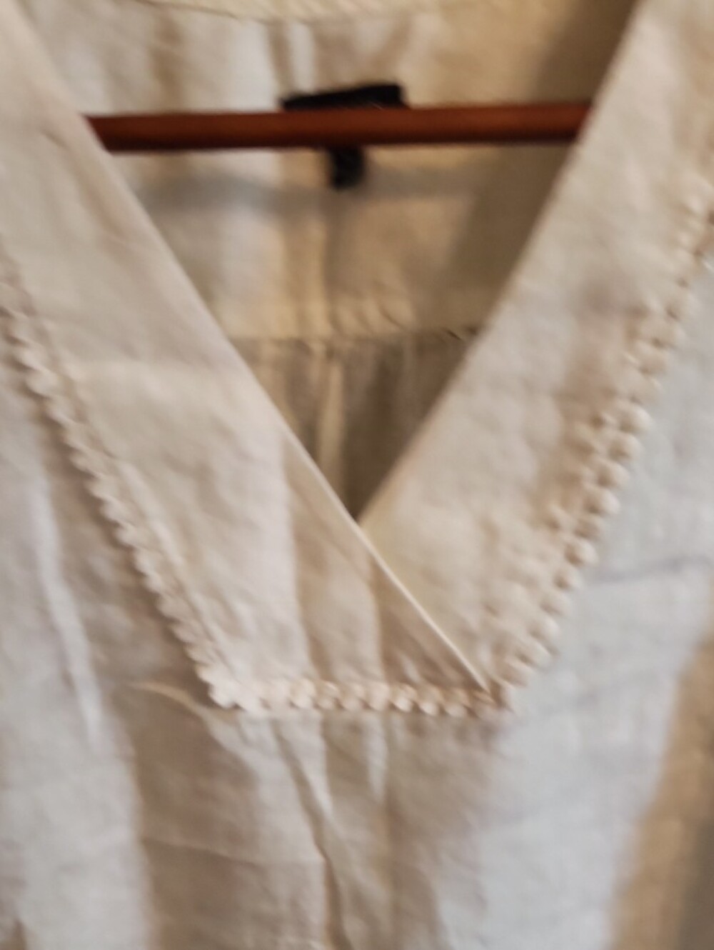 Talbots Cream Linen V-Neck Sleeveless Camisole - Picture 3 of 4